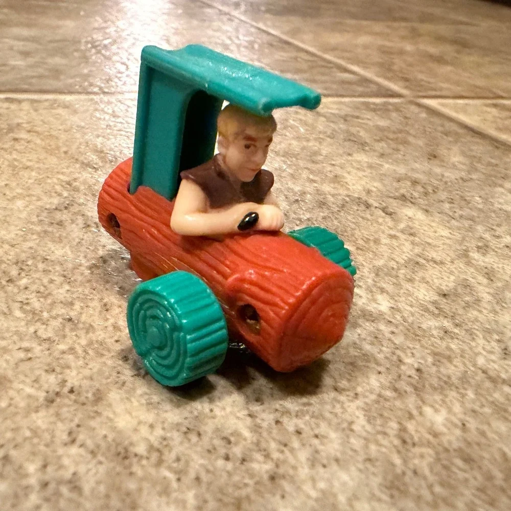 Vintage Flintstones Fred Flintstone Toy Car Ride Mini Figurine Collectible‎